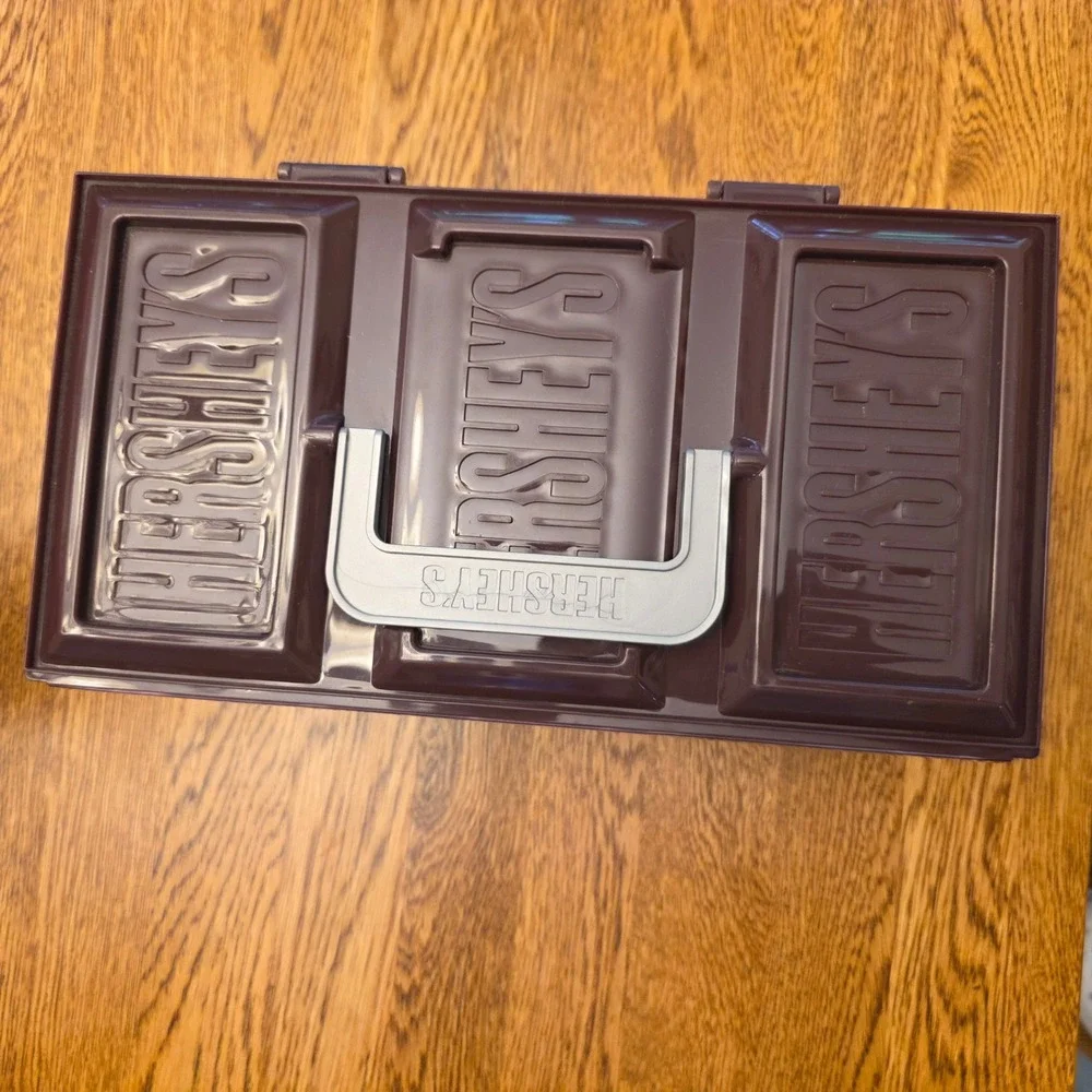Hershey's S'mores Plastic Storage Caddy Brown Divided Snack Box Handle Bonfire
